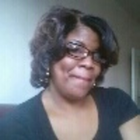 Rasheen Johnson - Poshmark Profile Picture of Rasheen Johnson (@carmelgirl1) on Poshmark