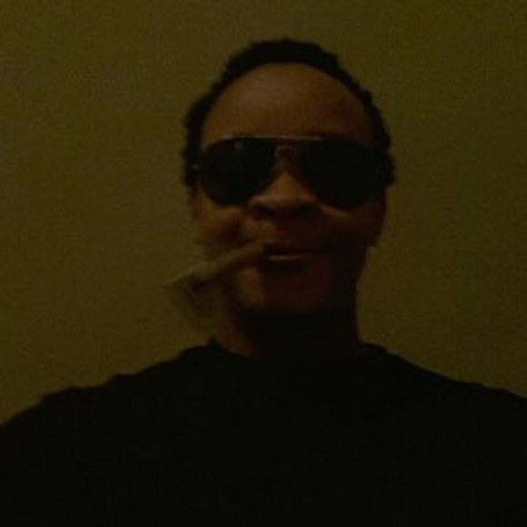 Profile Picture of Steven Evans (@evanssj) on Poshmark