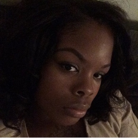 Profile Picture of Lanelle Dowden (@juicebby) on Poshmark