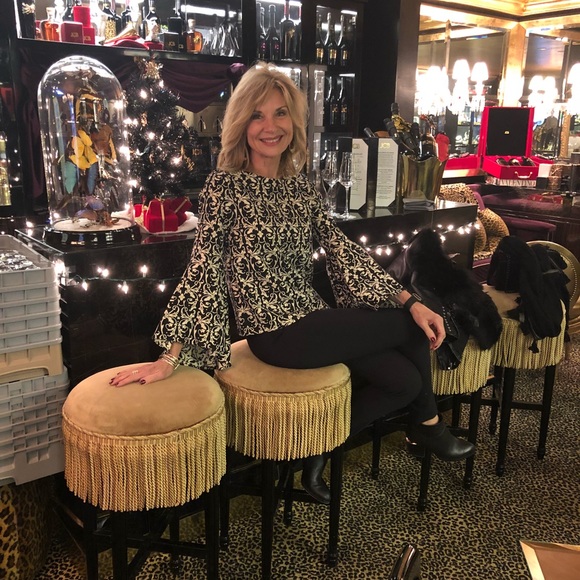 Profile Picture of Kathy Avgeris (@kavgeris) on Poshmark