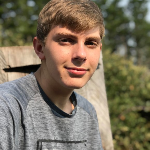 Profile Picture of Conner Middendorff (@c_middendorff) on Poshmark