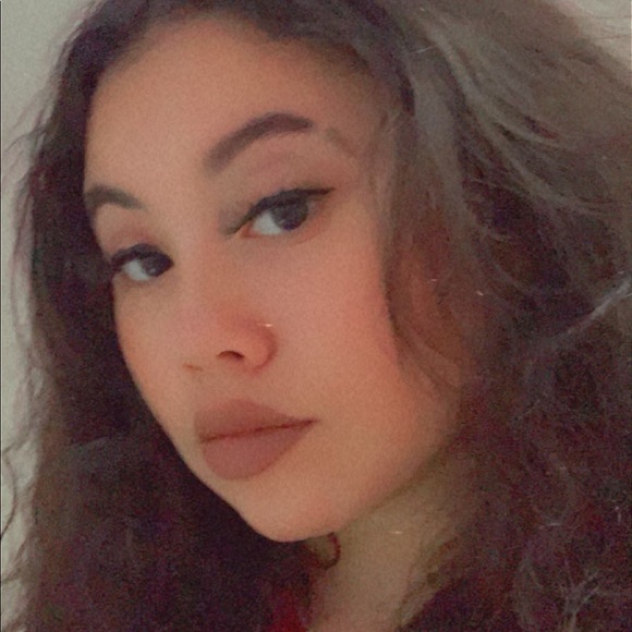 Profile Picture of Natalia Ricelli (@nataliaricelli) on Poshmark