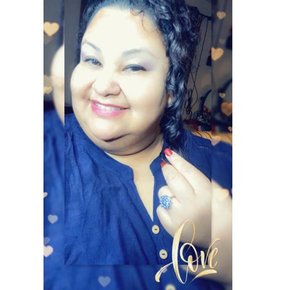 Profile Picture of Julia Castillo (@juliacastill143) on Poshmark