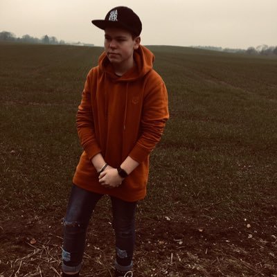 Profile Picture of Nicholai Sidney Roach (@Marshmello2263) on Twitter