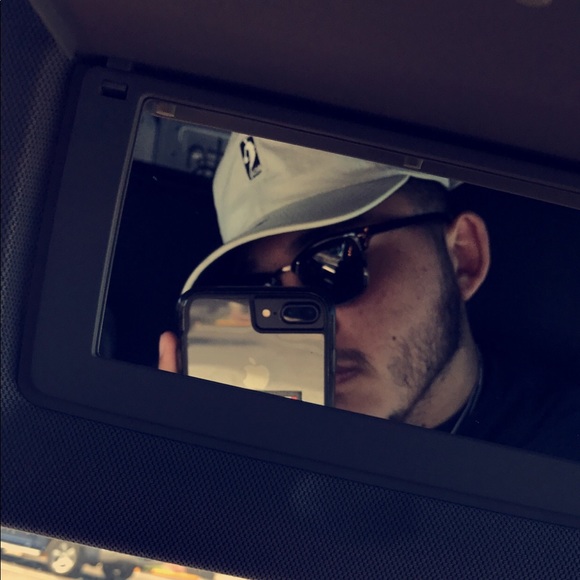 Profile Picture of Andrew Quiroz (@hoodiedrew) on Poshmark