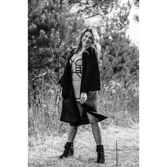 Profile Picture of Alivia Thompson (@alivthomp) on Poshmark