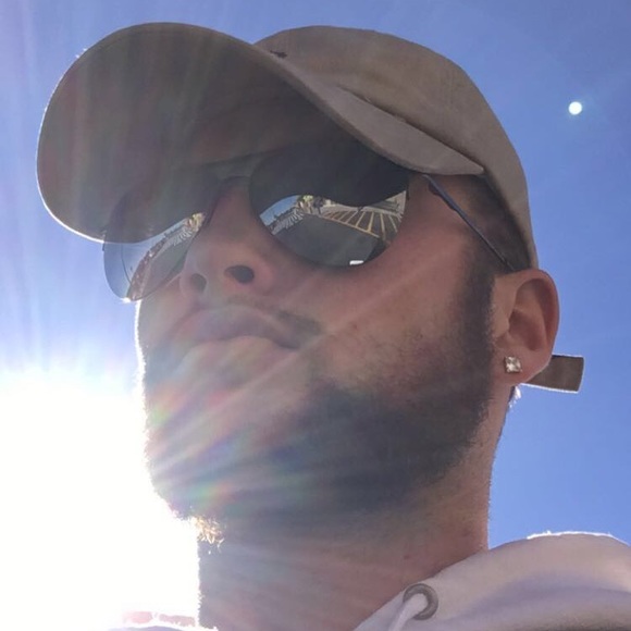 Profile Picture of Jordan Weldon (@jweldon2531) on Poshmark