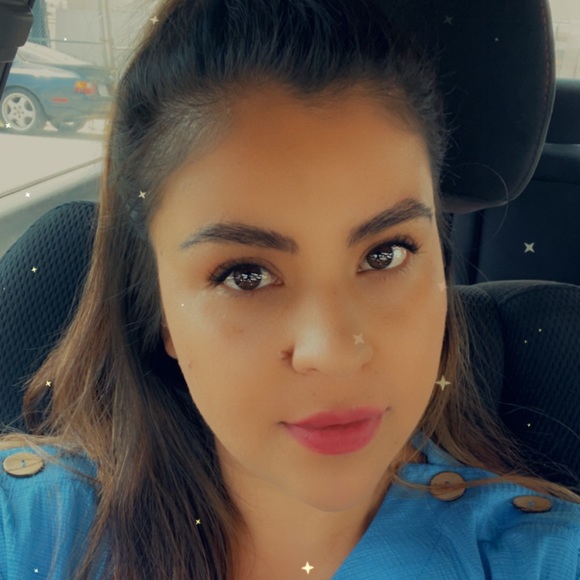 Martha Samano - Poshmark Profile Picture of Martha Samano (@martha_samano) on Poshmark