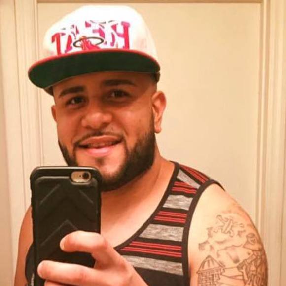 Profile Picture of Angel Martinez (@gugaloo87) on Poshmark