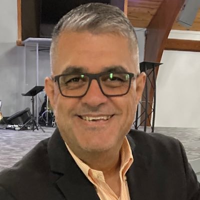 Profile Picture of Eduardo Rocha (@pastoredrocha) on Twitter