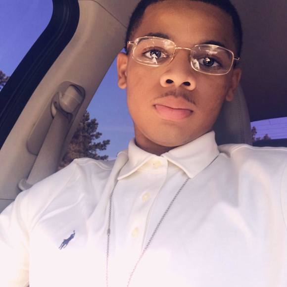Profile Picture of Devin Thomas (@devin65) on Poshmark