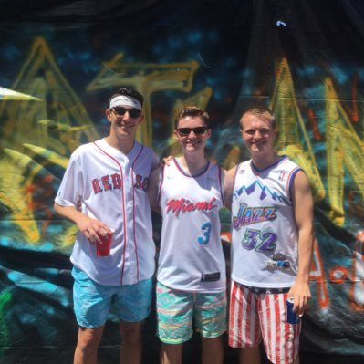 Profile Picture of Chris's Cousin (@cjcousin) on Twitter