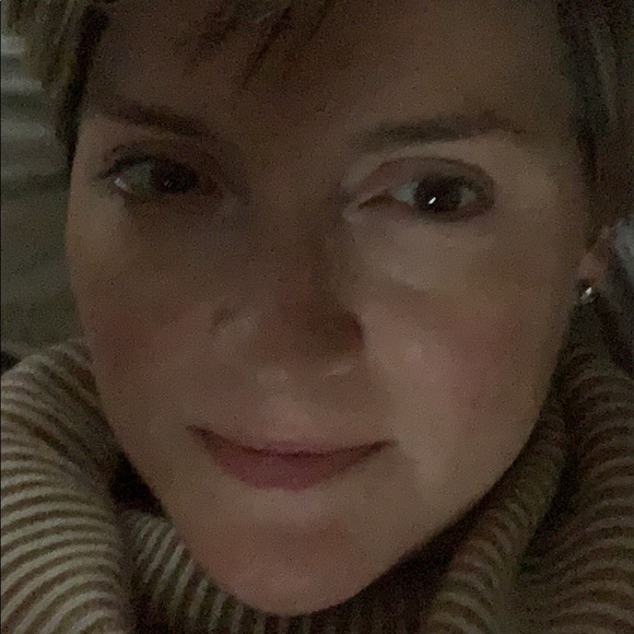 Profile Picture of Carolann Zanet (@squane) on Poshmark