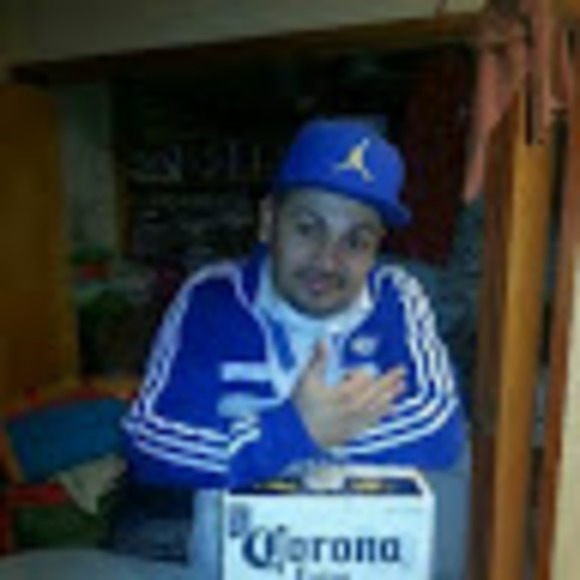 Profile Picture of Cesar Arroyo (@cesararroyo534) on Poshmark