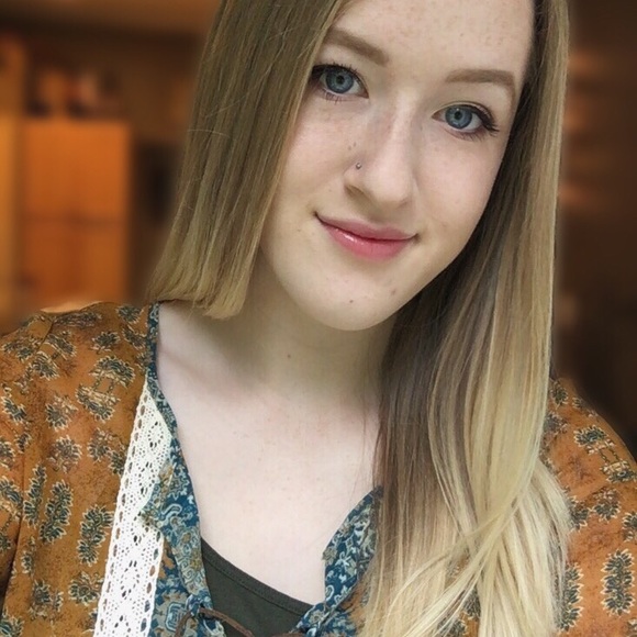 Profile Picture of Emma Parrick (@emmaparrick) on Poshmark