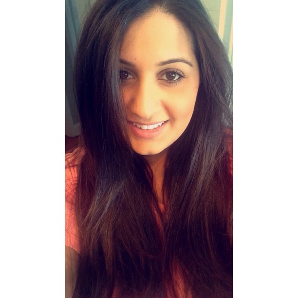 Profile Picture of Nineveh Bahram (@nin492) on Poshmark