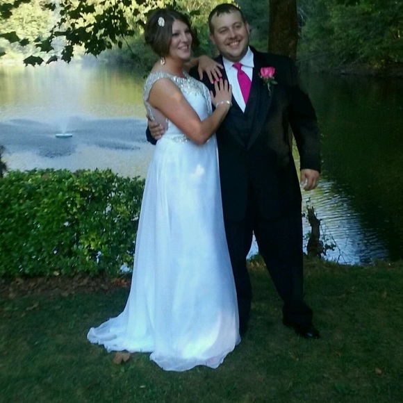 Profile Picture of Veronica Dartey (@vrdartey25) on Poshmark