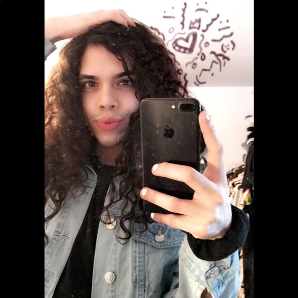 Profile Picture of Paulino Verdinez (@thisisrelaxing) on Poshmark