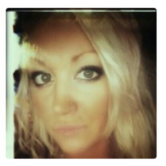 Profile Picture of Lacy Patterson (@lacyanne90) on Poshmark