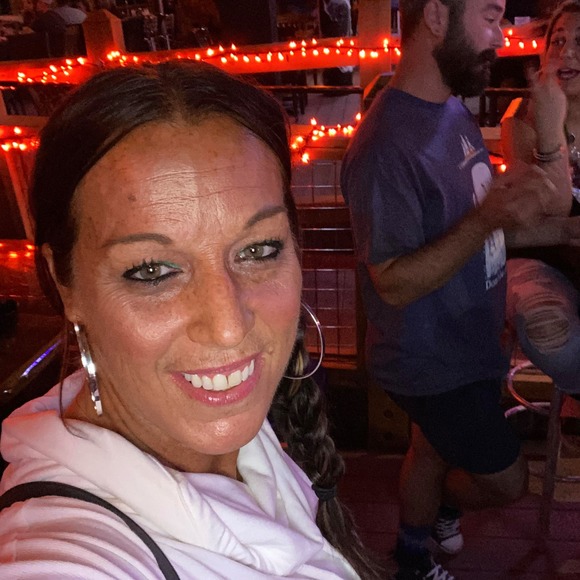 Profile Picture of Stephanie Lapointe (@lapointes) on Poshmark