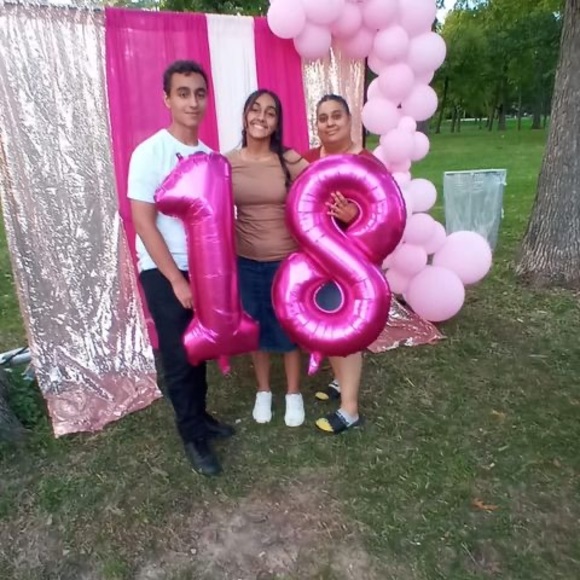 Profile Picture of Coral Padilla (@coralpadilla) on Poshmark