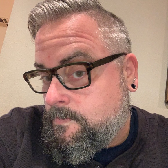 Profile Picture of Christopher Siess (@chriswsiess) on Poshmark