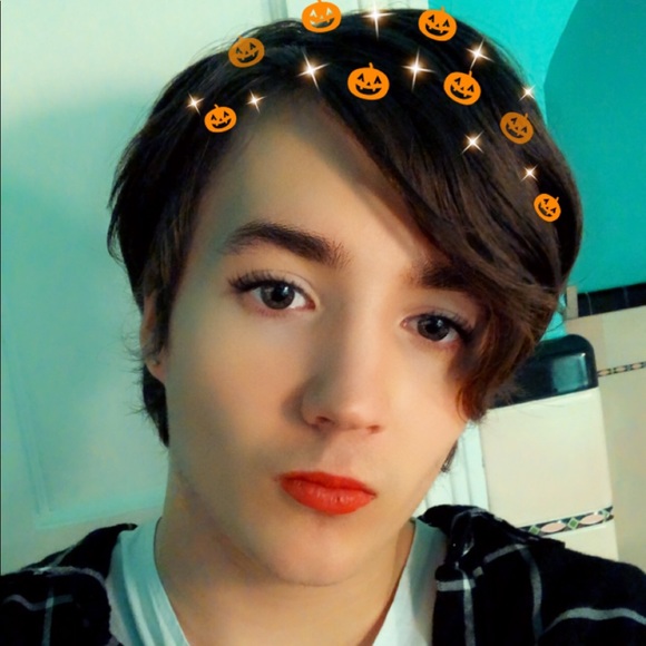 Profile Picture of Max Tucker (@mtucker2360) on Poshmark