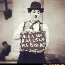 Profile Picture of Lilly Parra (@NoVivoDeMiradas) on Twitter