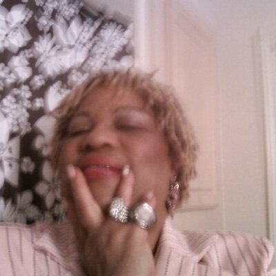 Profile Picture of Delores Burns- Willi (@dburnswilliams) on Twitter