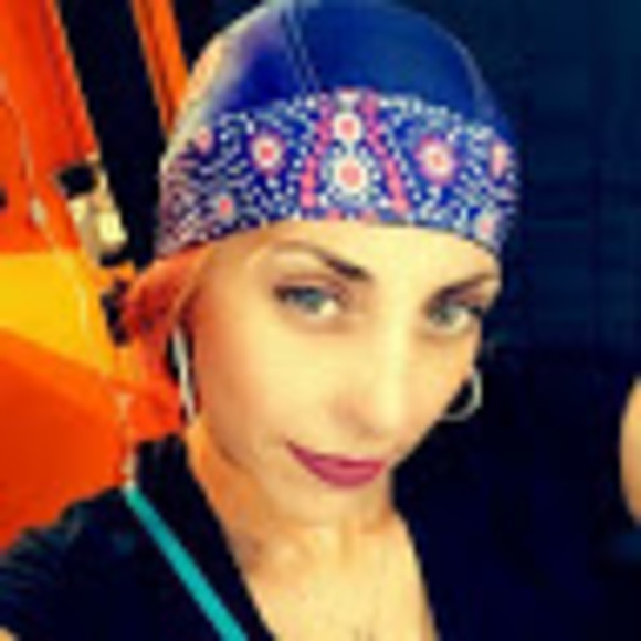 Profile Picture of Crystal Duff (@mariecrystal183) on Poshmark