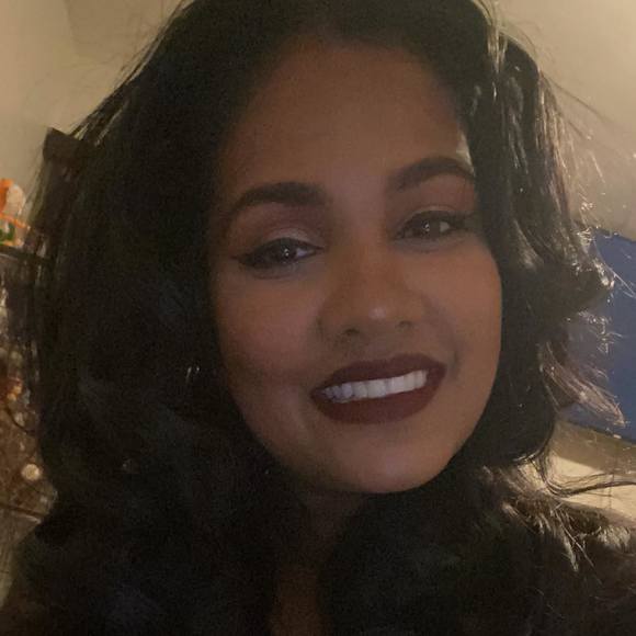 Profile Picture of Christina Itwaru (@chrissyitwaru23) on Poshmark