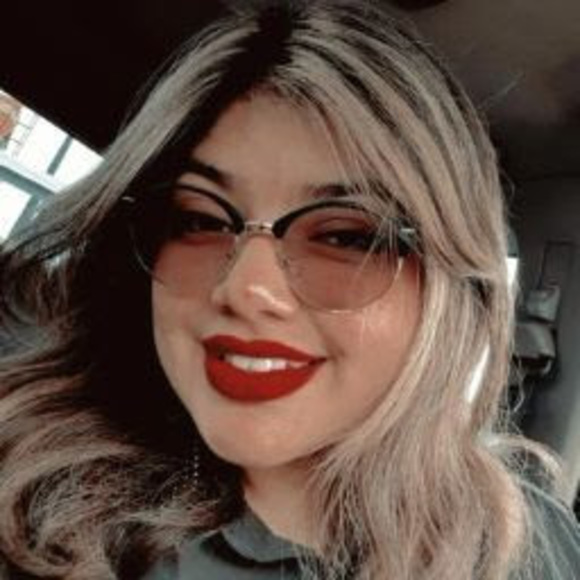 Garcia gallardo Fabiola - Poshmark Profile Picture of Garcia gallardo Fabiola (@fabi0618) on Poshmark