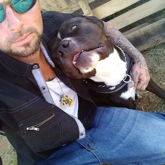 Profile Picture of Morgan Loweth (@pitbull198359) on Poshmark