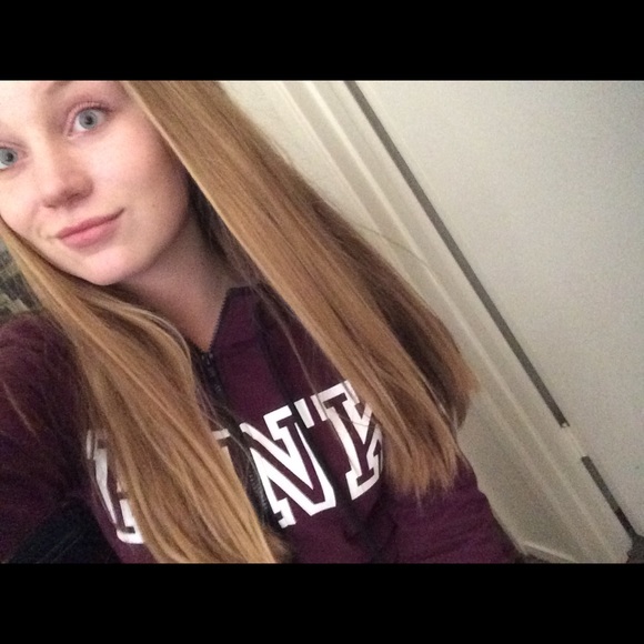 Profile Picture of Skylar Shaw (@skylarshaww) on Poshmark