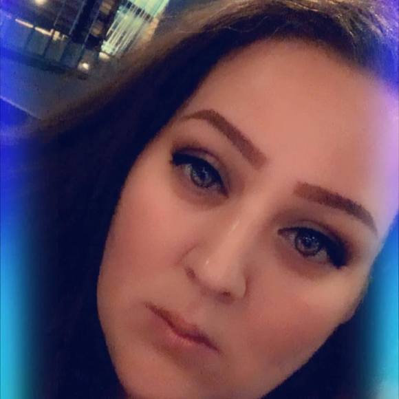 Profile Picture of Stacie Medina-cortez (@staciejowright) on Poshmark