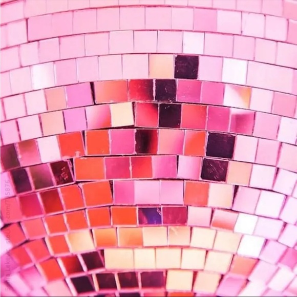 Profile Picture of Agnes Schiesel (@agnesmschiesel) on Poshmark