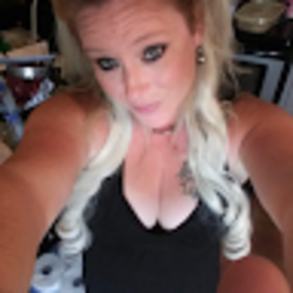 Profile Picture of Ann Cullen (@ann_cullen) on Poshmark