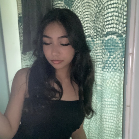 Profile Picture of Maya Ortiz (@shawtybaeslay) on Poshmark