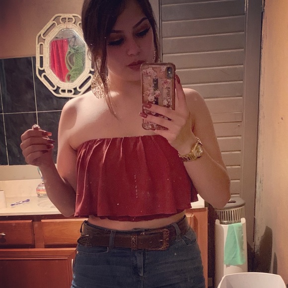 Profile Picture of Bianca Bejarano (@biankaa98) on Poshmark