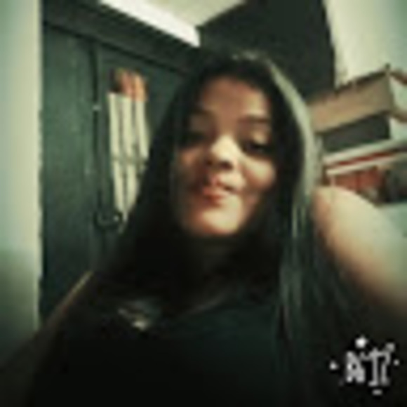 Profile Picture of Derly Benavides ramirez (@derlybr95) on Poshmark