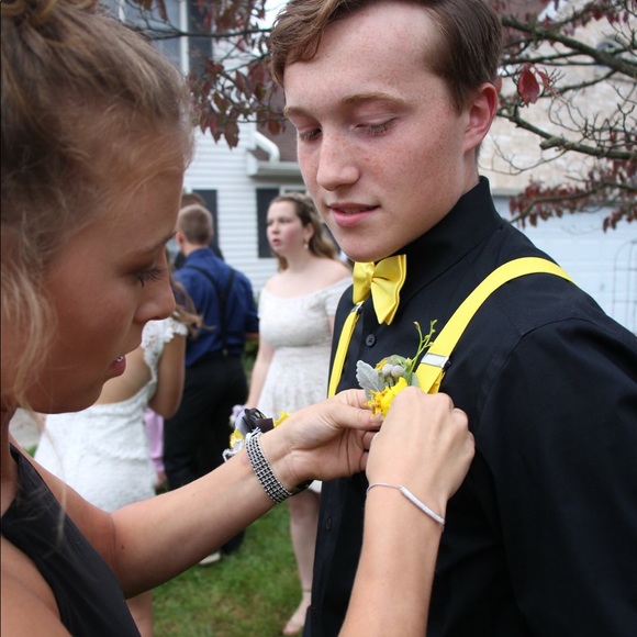 Profile Picture of Emily Almoney (@emalmoney_1001) on Poshmark