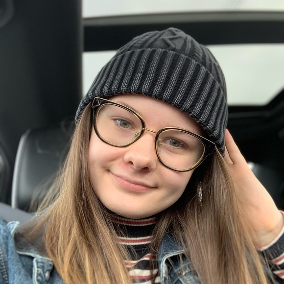 Profile Picture of Kennedy Roberts (@kennedyrbrts) on Poshmark