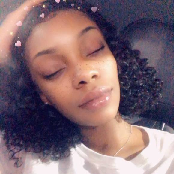 Profile Picture of Kevasha Loftis (@kevashaloftis19) on Poshmark