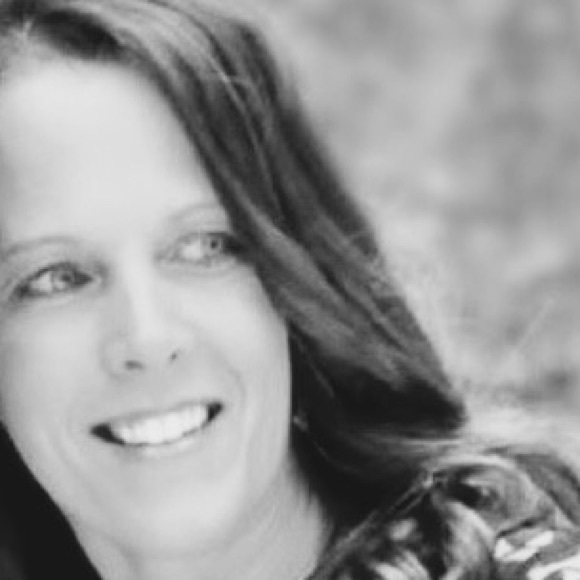 Denise Reely - Poshmark Profile Picture of Denise Reely (@dreely) on Poshmark