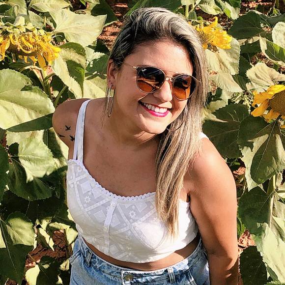 Profile Picture of Marina França (@marinasousaf) on Poshmark