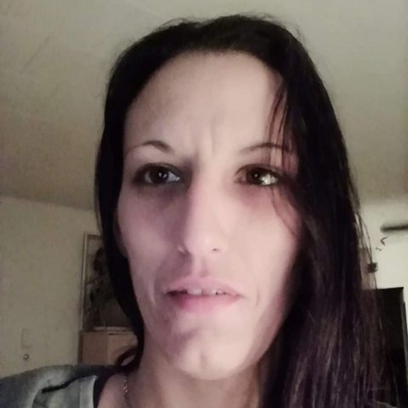 Profile Picture of Nath Merpaw (@nmerpaw406) on Poshmark