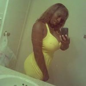 Profile Picture of Raquel Holmes (@roxiie_09) on Myspace
