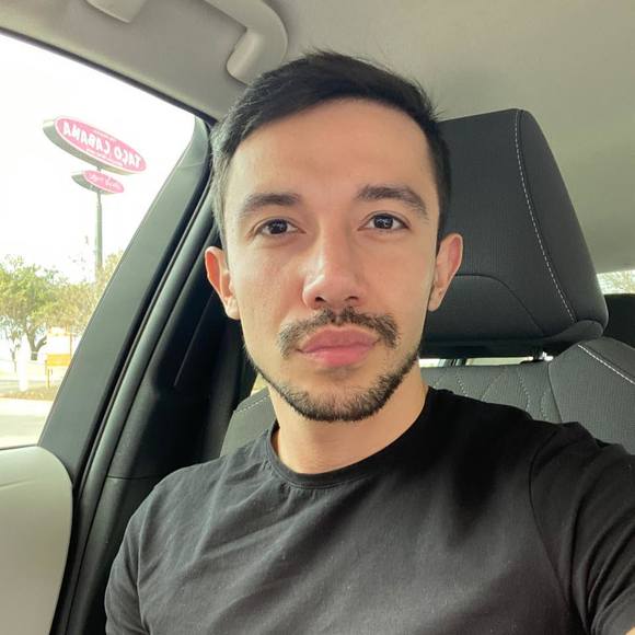 Profile Picture of Andrew Aker (@axelbeats) on Poshmark