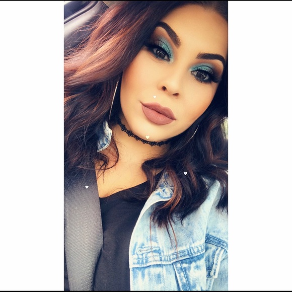 Profile Picture of Amanda Irving (@amandalynne130) on Poshmark