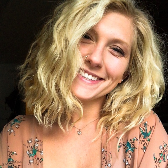 Profile Picture of Taylor Readnower (@btread01) on Poshmark